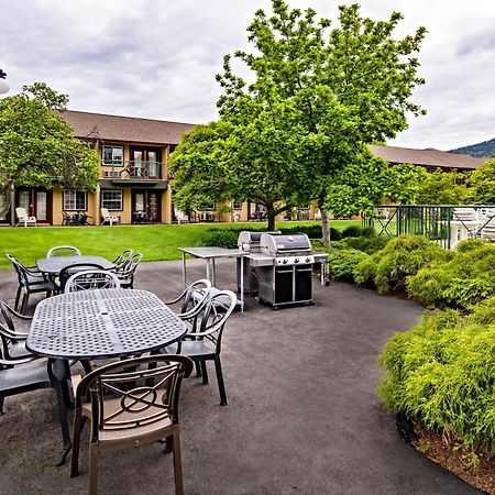 Balcomo, A Ramada By Wyndham Penticton Esterno foto