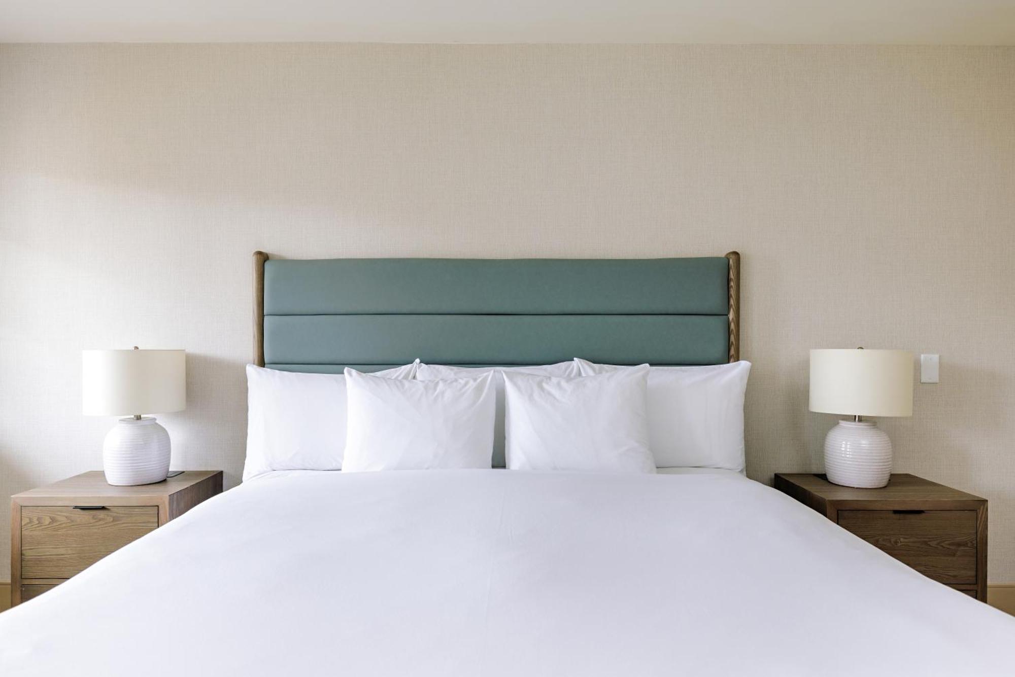Balcomo, A Ramada By Wyndham Penticton Esterno foto
