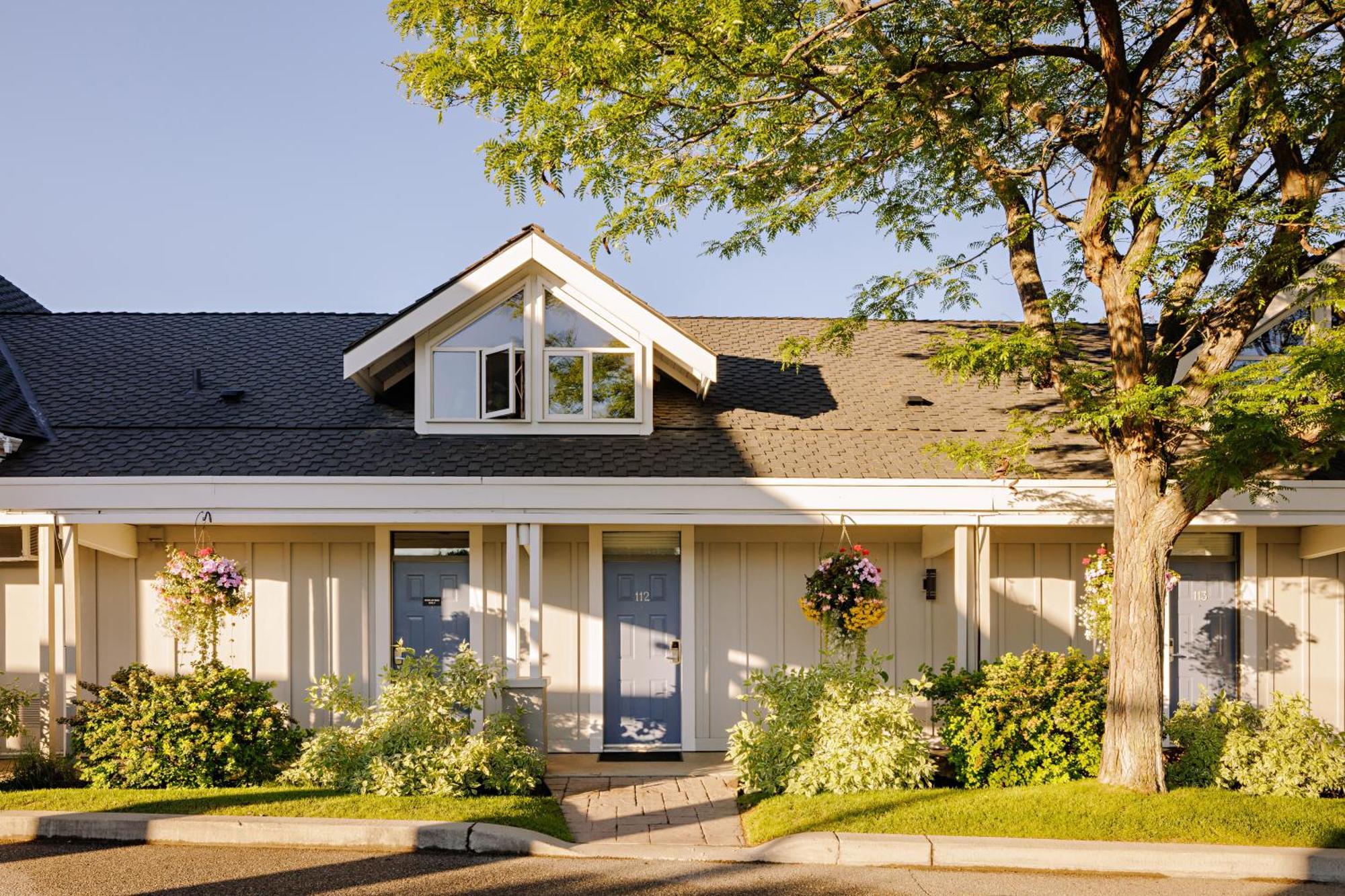 Balcomo, A Ramada By Wyndham Penticton Esterno foto