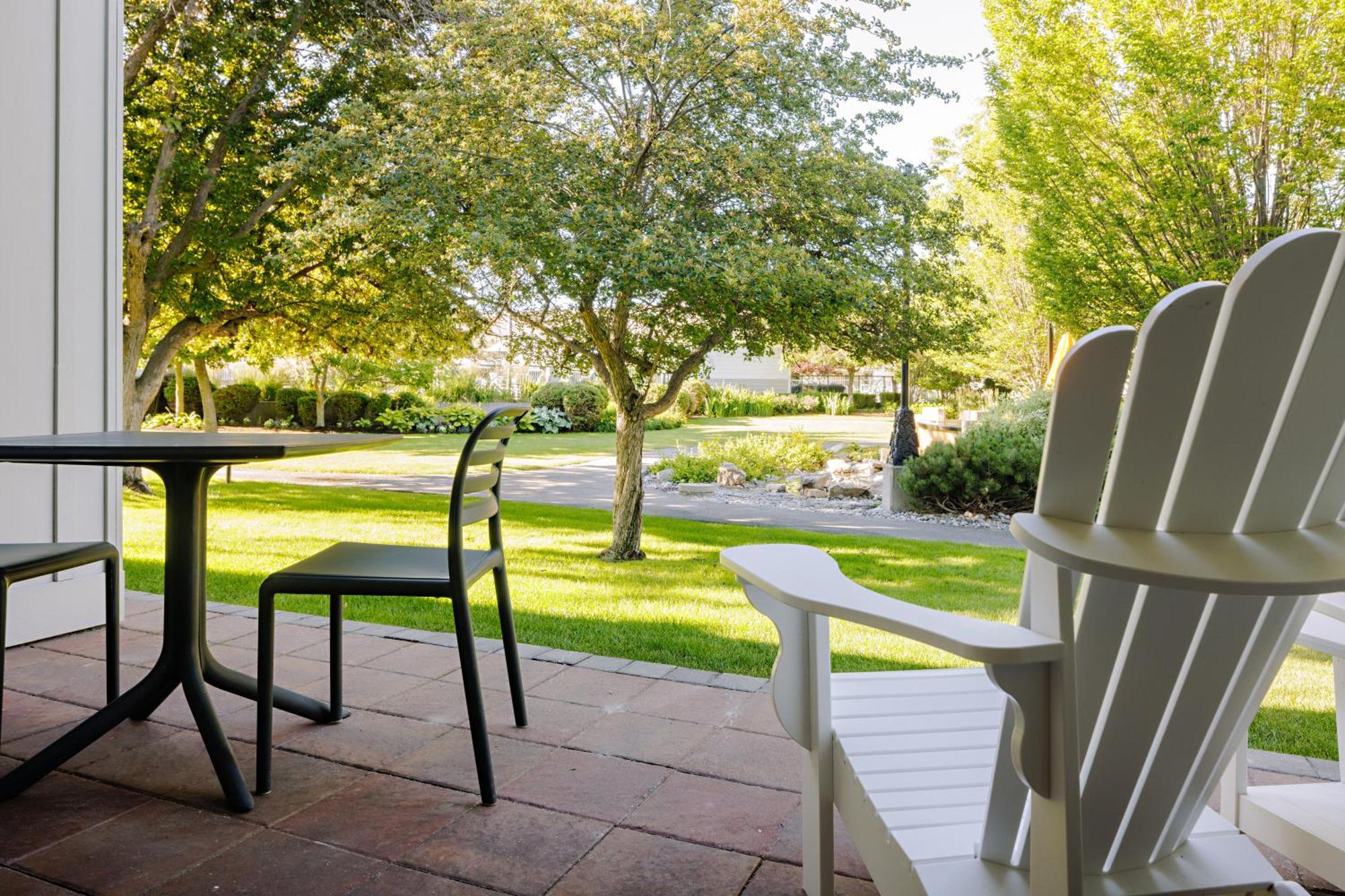 Balcomo, A Ramada By Wyndham Penticton Esterno foto
