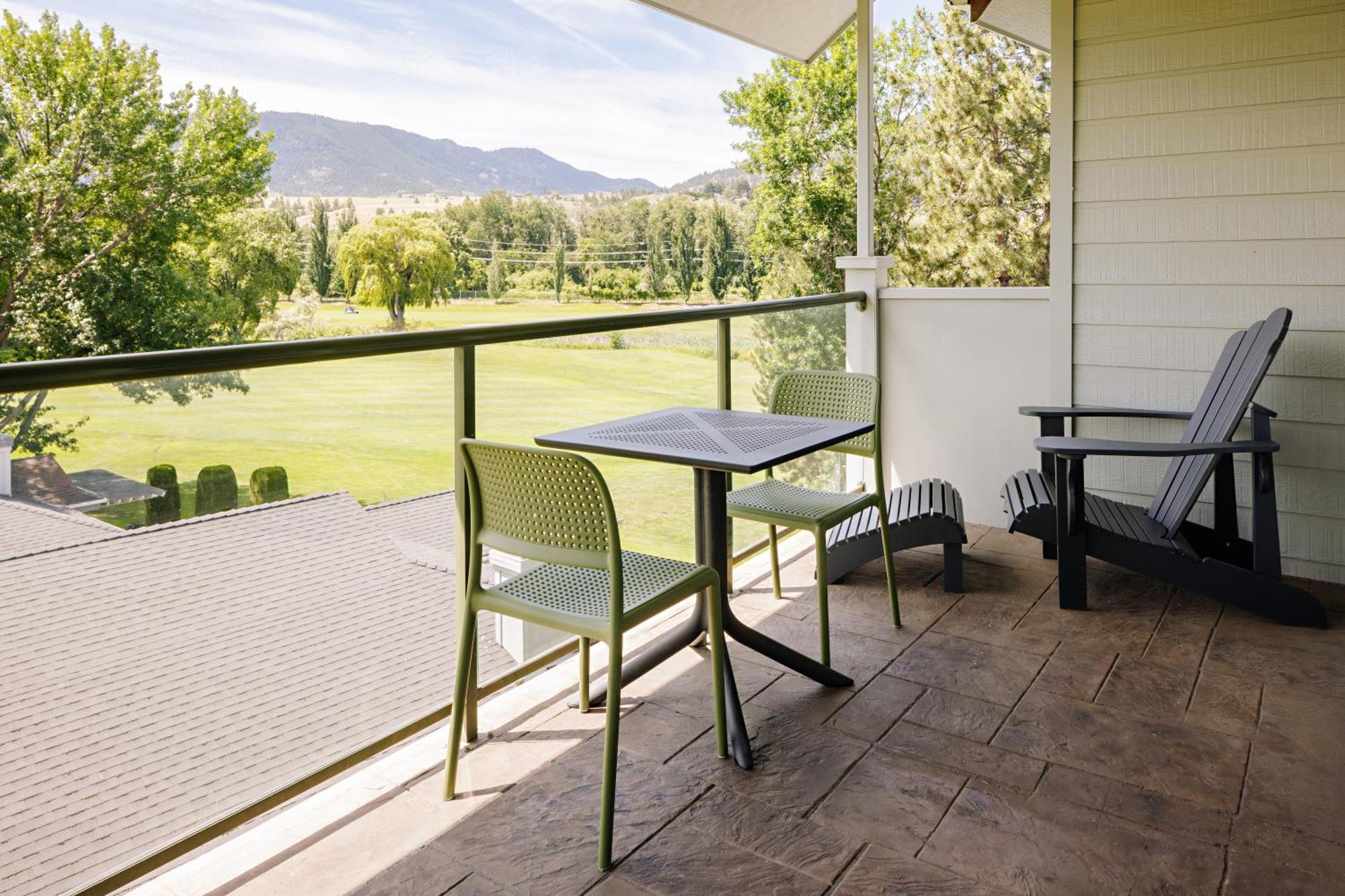 Balcomo, A Ramada By Wyndham Penticton Esterno foto