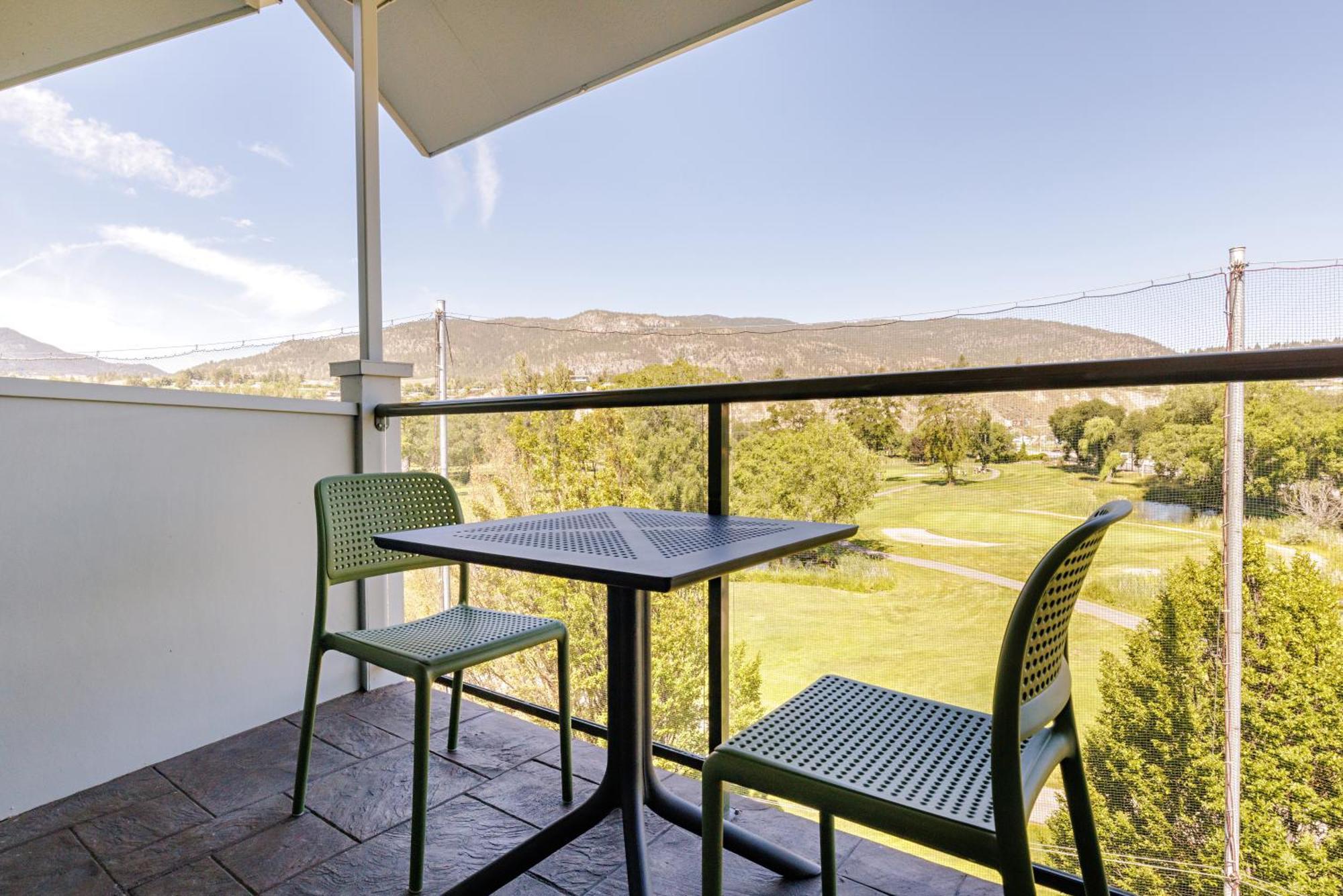 Balcomo, A Ramada By Wyndham Penticton Esterno foto