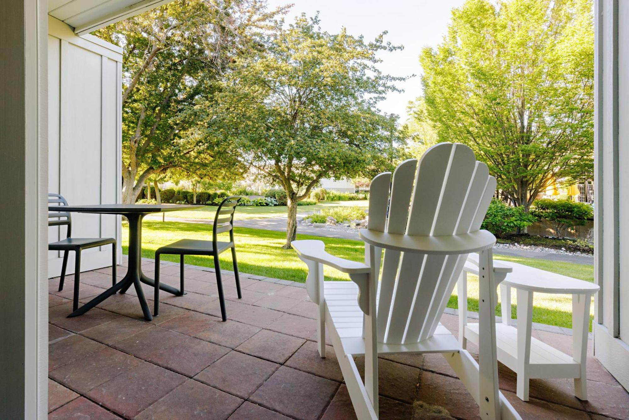 Balcomo, A Ramada By Wyndham Penticton Esterno foto