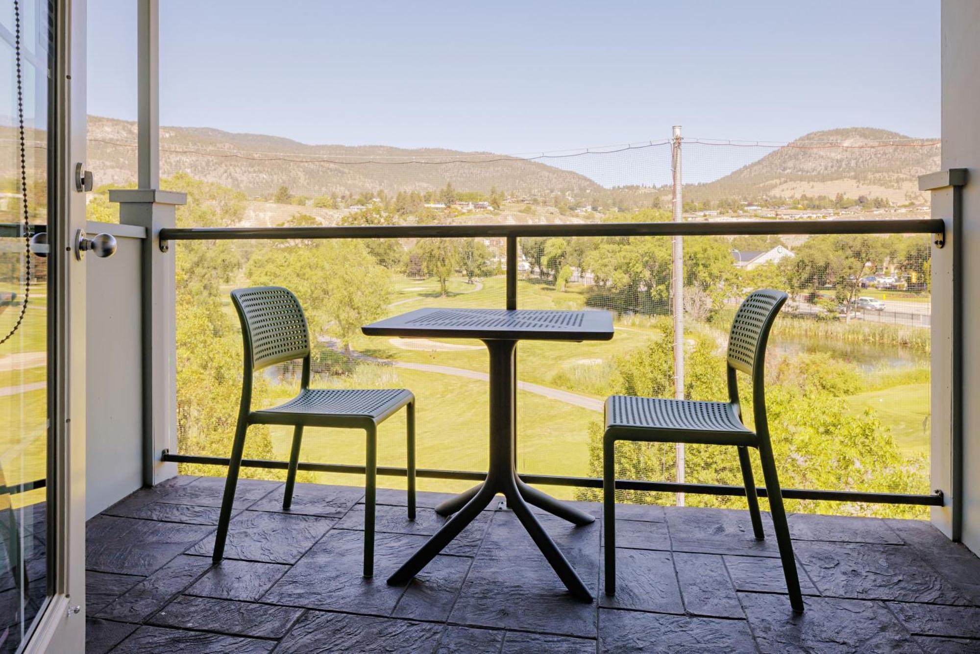 Balcomo, A Ramada By Wyndham Penticton Esterno foto