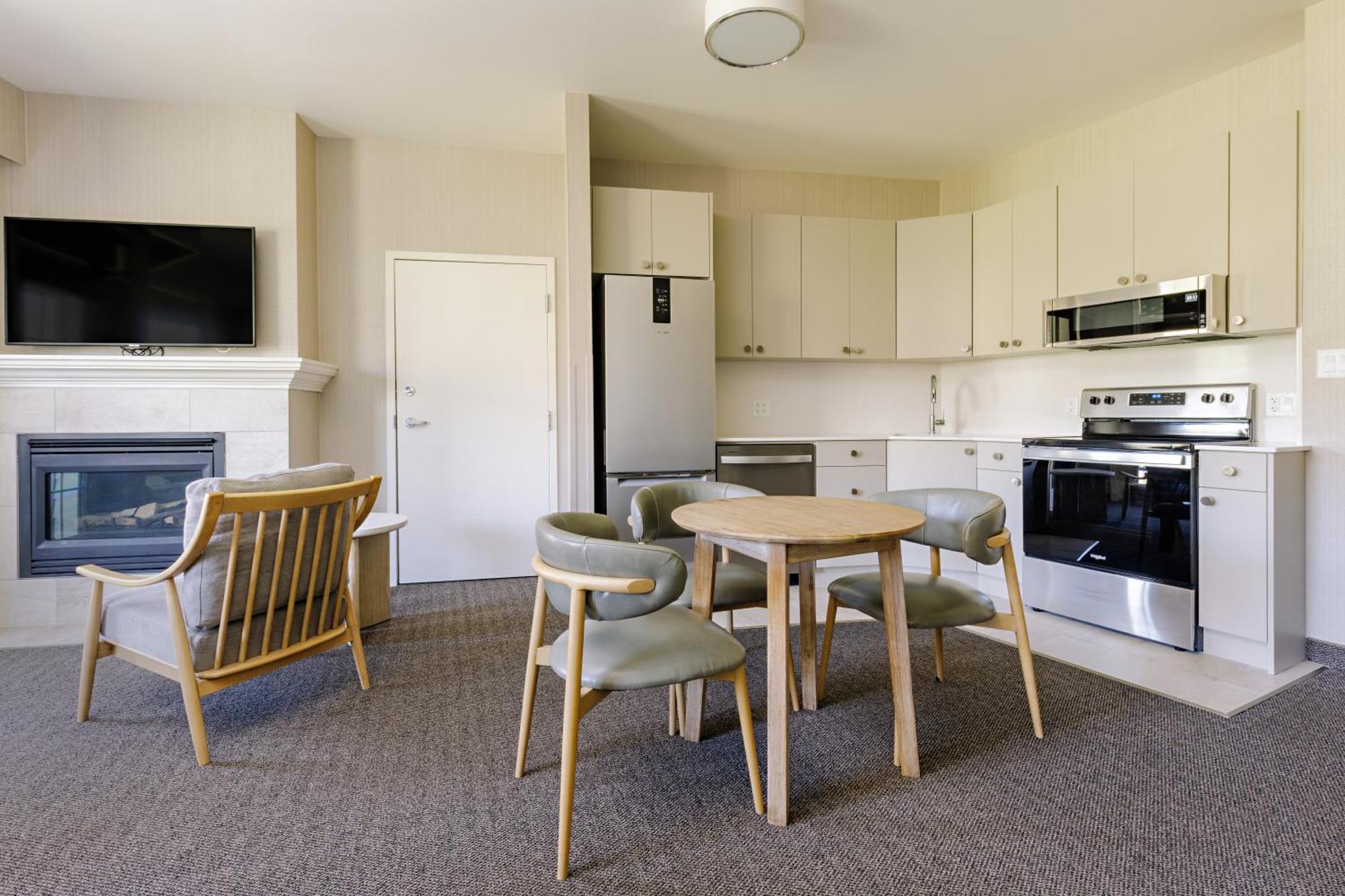 Balcomo, A Ramada By Wyndham Penticton Esterno foto