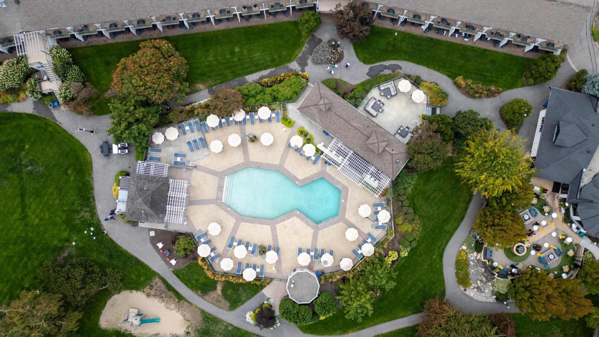 Balcomo, A Ramada By Wyndham Penticton Esterno foto